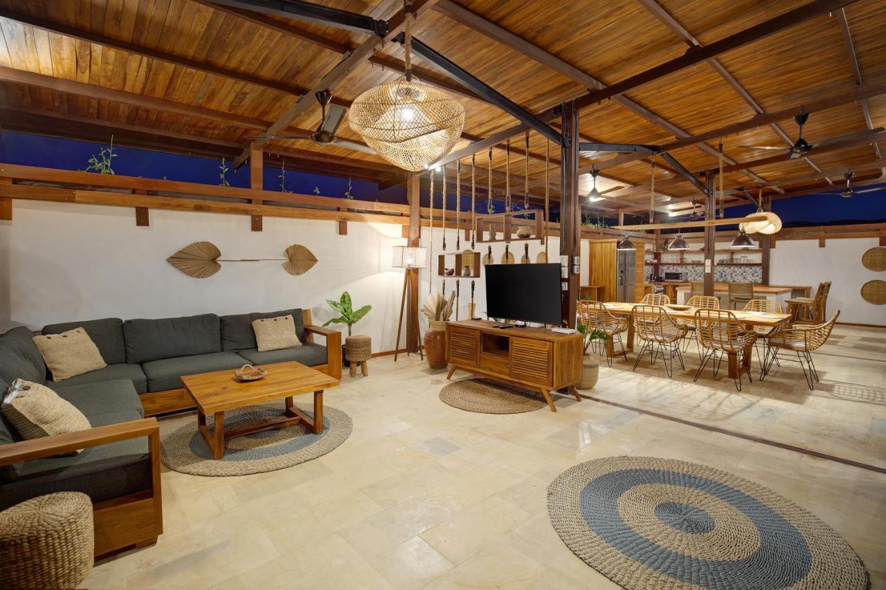 Villa Sakura. Luxury 3 Bedroom Villa. Selong Belanak Extérieur photo